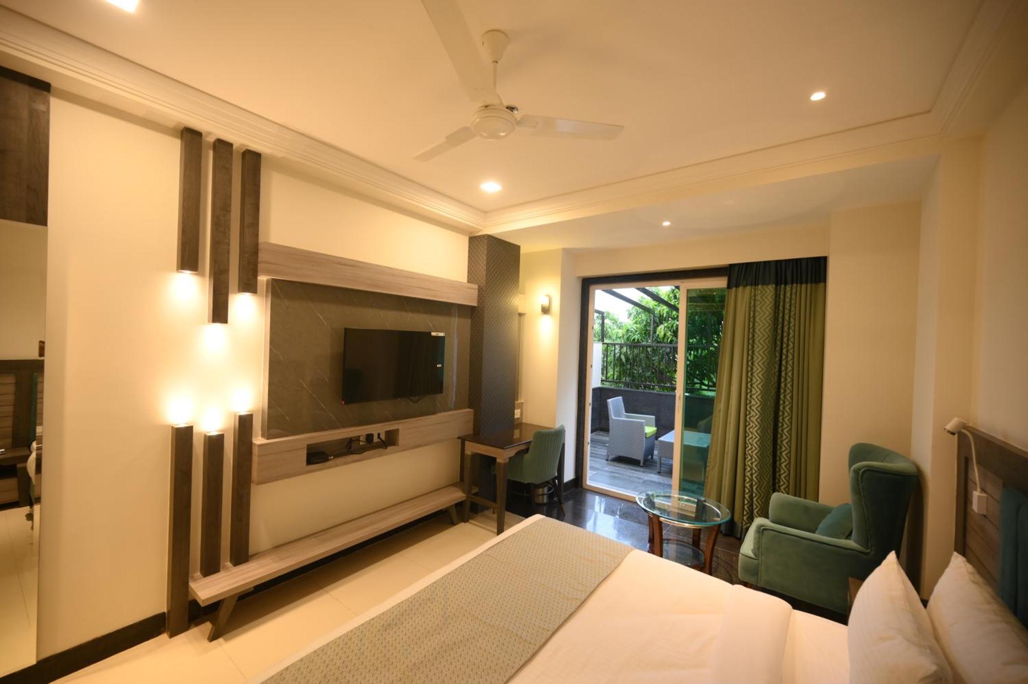 The Mudra Hotel Varanasi Exterior photo