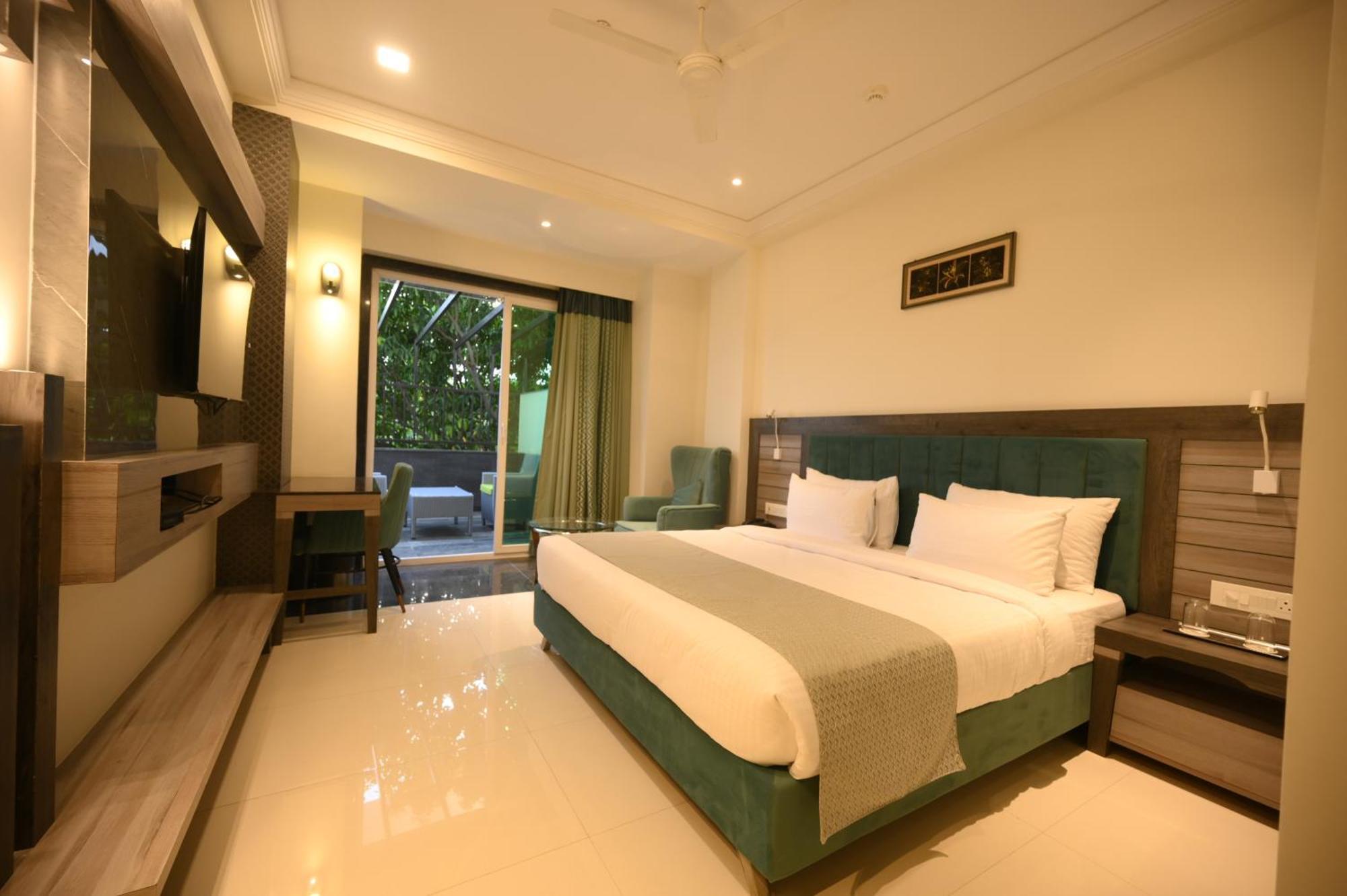 The Mudra Hotel Varanasi Exterior photo