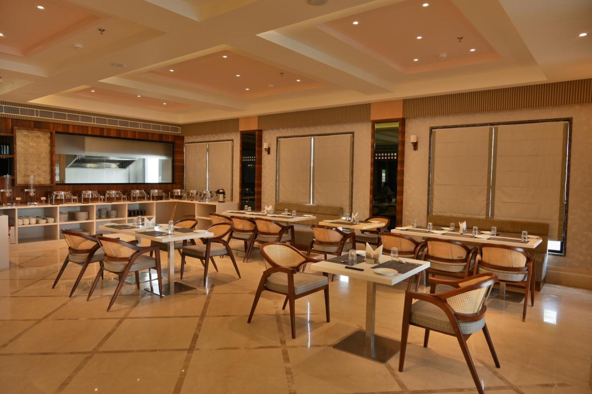 The Mudra Hotel Varanasi Exterior photo